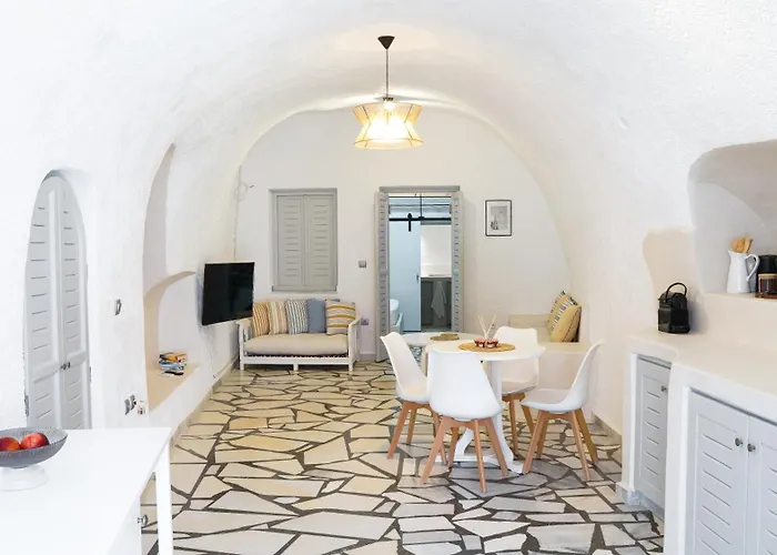 White Haven Cave Villa * Mesaria