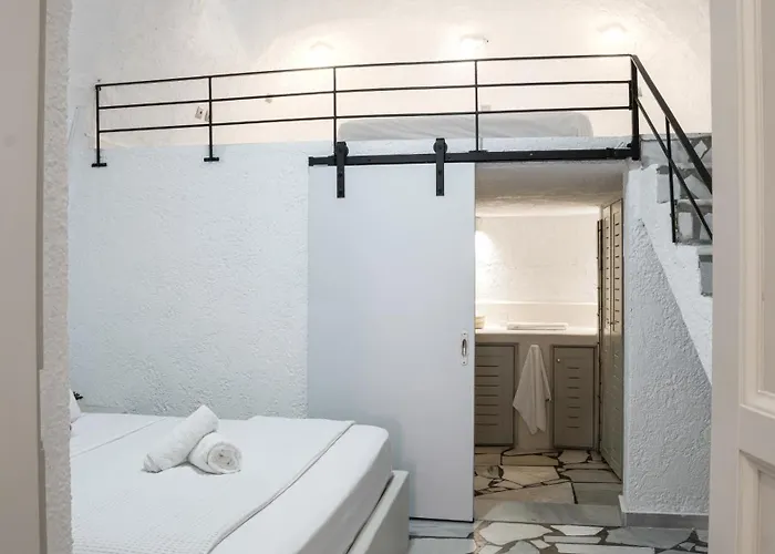 White Haven Cave Villa Mesaria